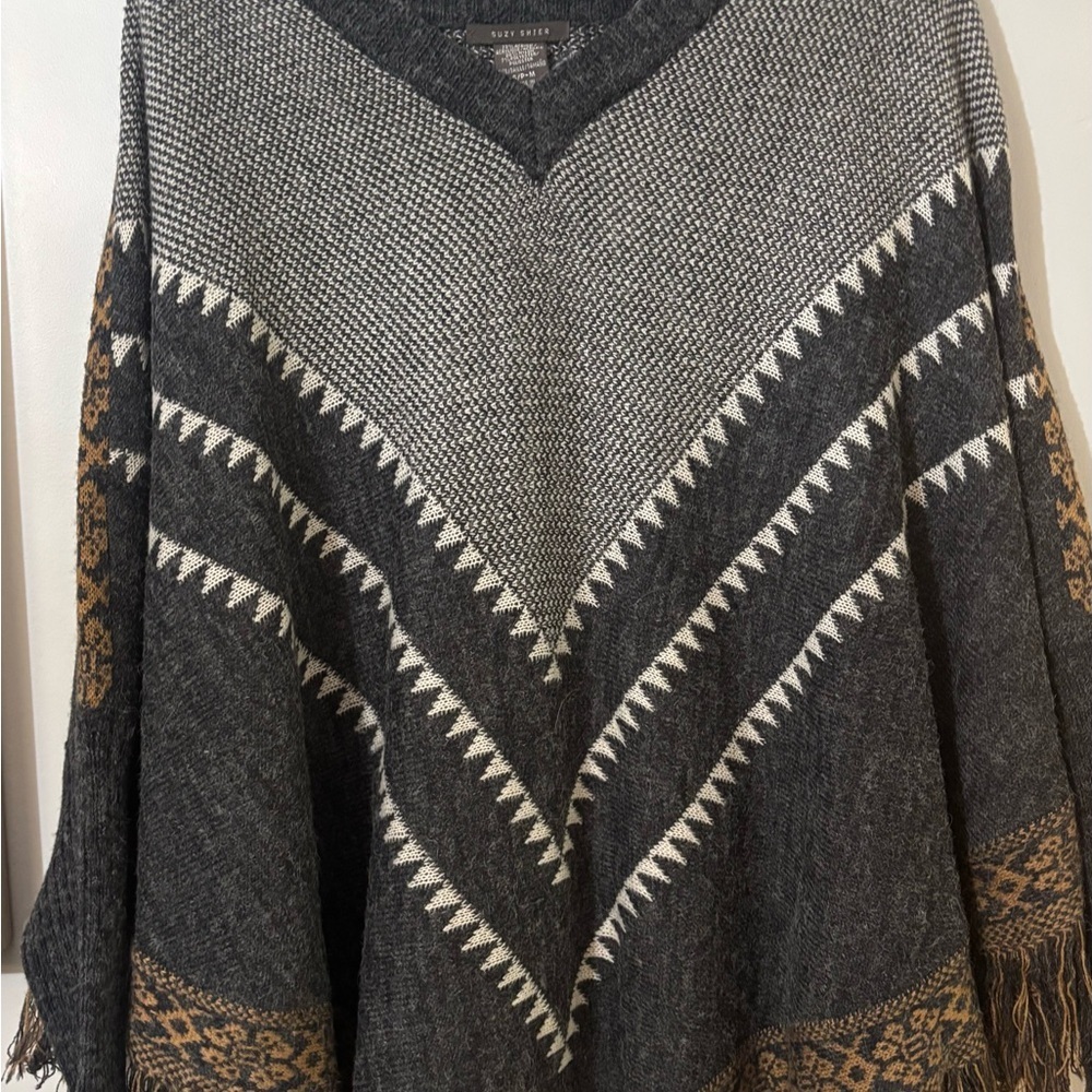 Suzy Shier grey white and Brown Poncho